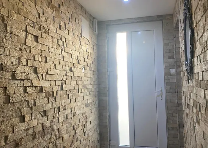 Luxury Seaside With Jacuzzi & Garden - Ferienhaus Warna