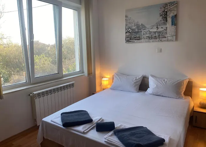 Luxury Seaside With Jacuzzi & Garden - *