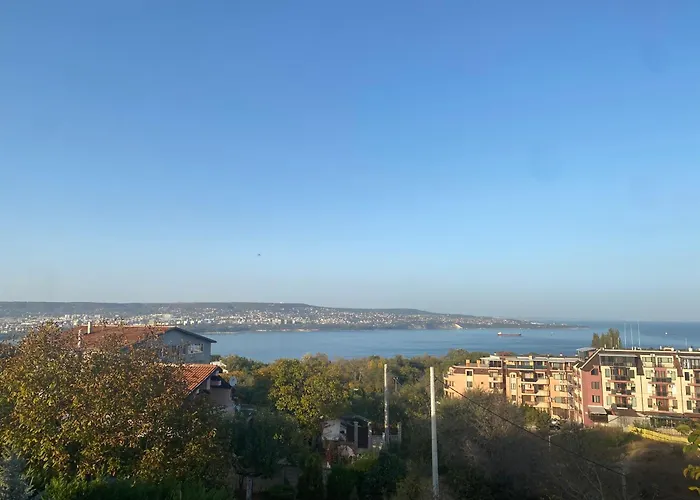 Luxury Seaside With Jacuzzi & Garden - Ferienhaus Warna