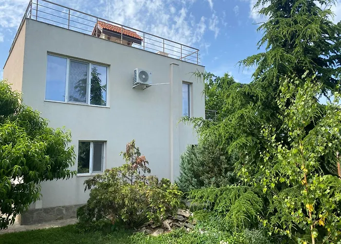 Ferienhaus Luxury Seaside With Jacuzzi & Garden -