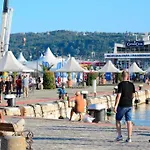 Dom wakacyjny Avelia - Sea View Jacuzzi Retreat *