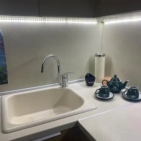 Luxury Seaside With Jacuzzi & Garden - 바르나