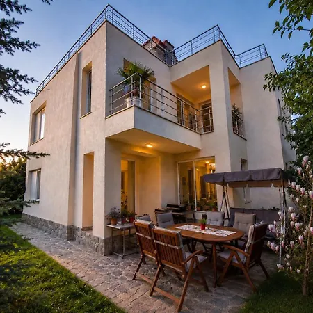 Avelia - Sea View Jacuzzi Retreat Case de vacanță *