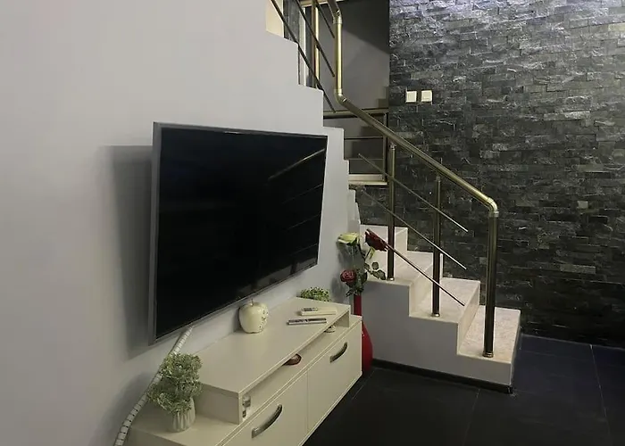 Dom wakacyjny Luxury Seaside With Jacuzzi & Garden - *
