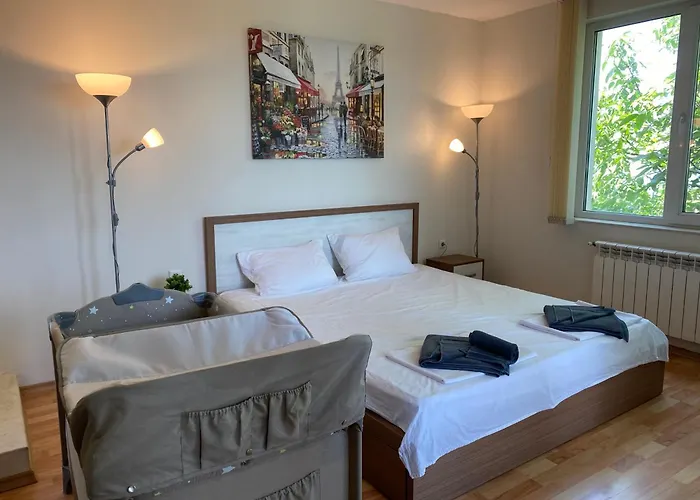 Dom wakacyjny Luxury Seaside With Jacuzzi & Garden -